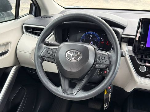 Used 2026 Toyota Corolla Cross L FWD image 24