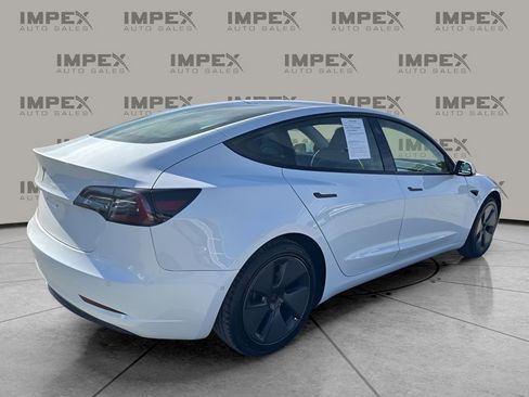 Used 2021 Tesla Model 3 Standard Range Plus image 5