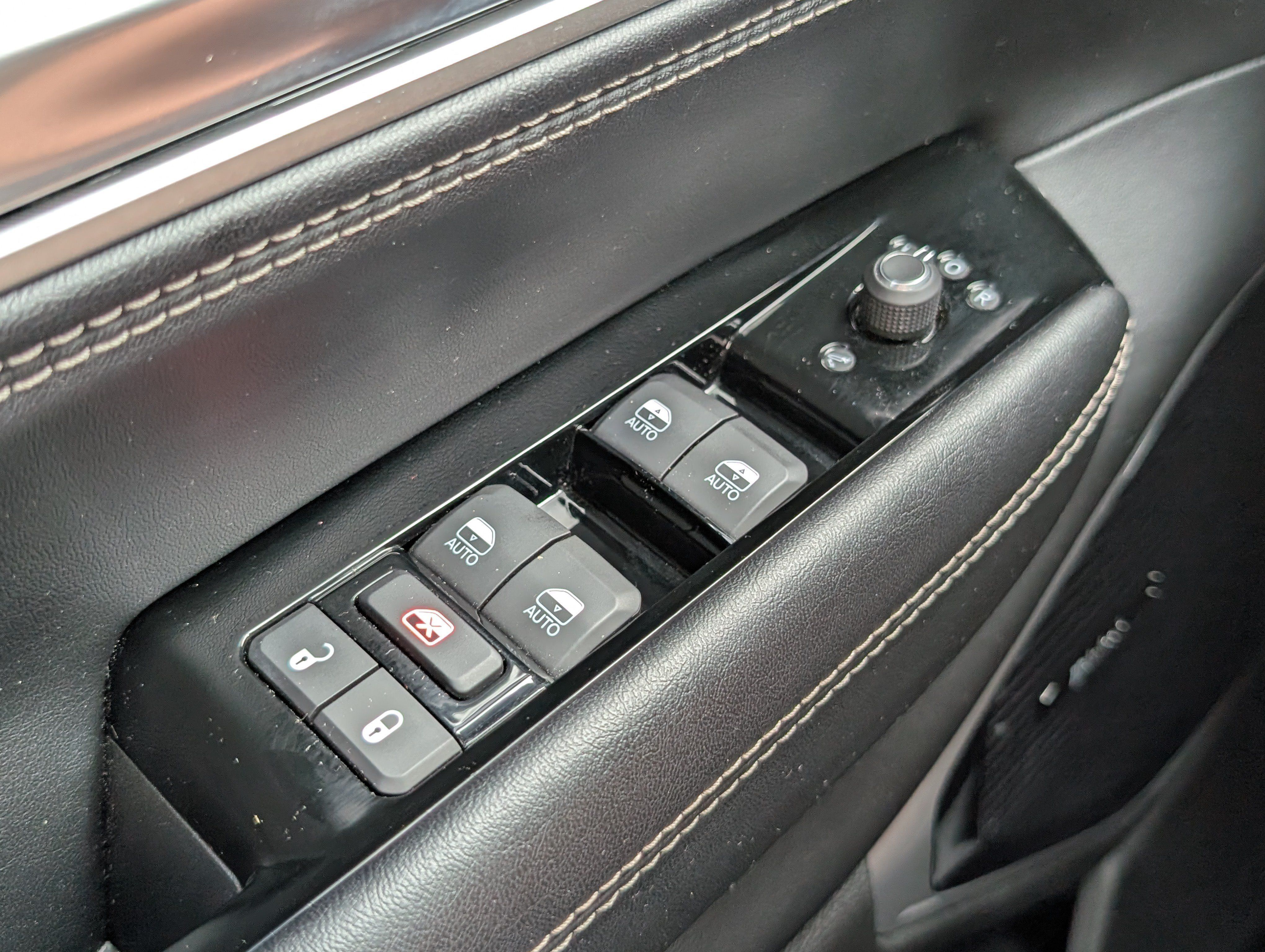 Used 2026 Jeep Grand Wagoneer Limited AWD/4WD image 24