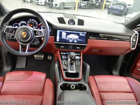Used 2021 Porsche Cayenne S AWD/4WD image 19