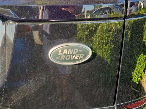 Used 2020 Land Rover Range Rover Velar R-Dynamic S image 18