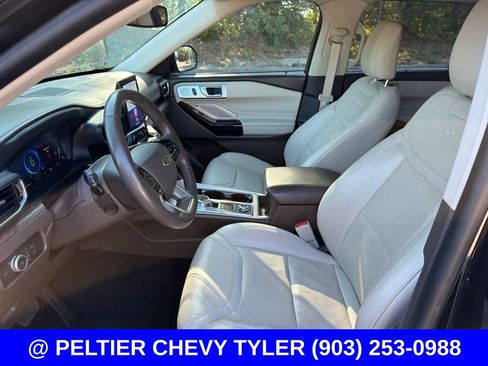 Used 2022 Ford Explorer Platinum w/ Equipment Group 601A AWD/4WD image 15