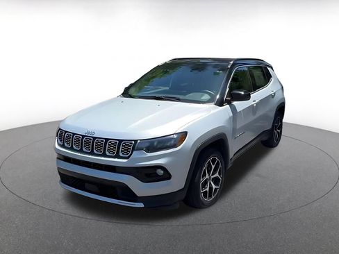 Used 2025 Jeep Compass Limited AWD/4WD image 7