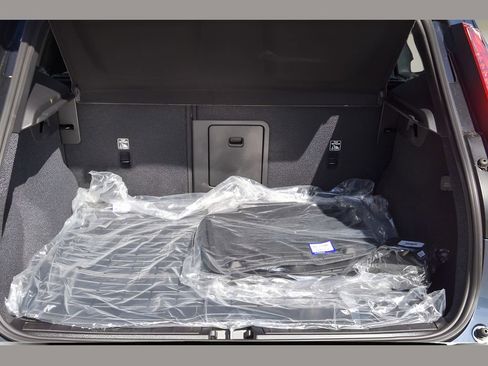 New 2026 Volvo XC40 B5 Ultra w/ Protection Package Premier image 31