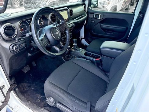 Used 2022 Jeep Gladiator Willys image 25