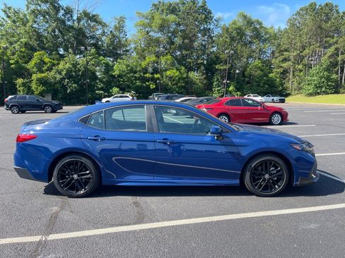 Used 2025 Toyota Camry SE w/ Convenience Package FWD image 21