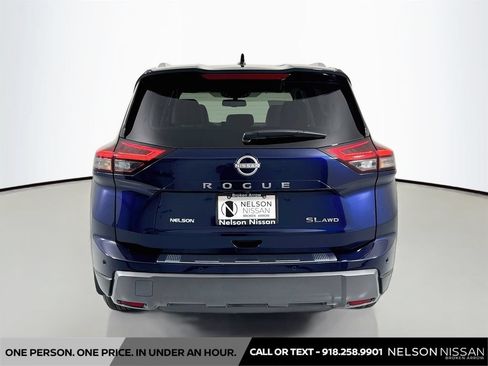 Certified 2025 Nissan Rogue SL w/ SL Premium Package AWD/4WD image 6