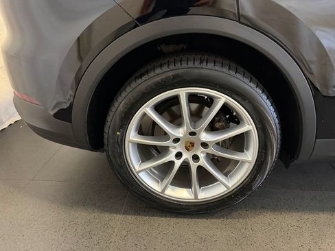 Certified 2021 Porsche Cayenne Coupe AWD/4WD image 12