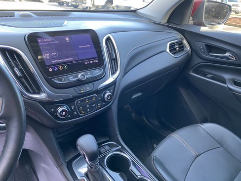 Used 2023 Chevrolet Equinox Premier image 22
