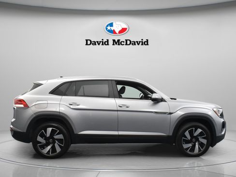 Used 2024 Volkswagen Atlas Cross Sport SE image 9