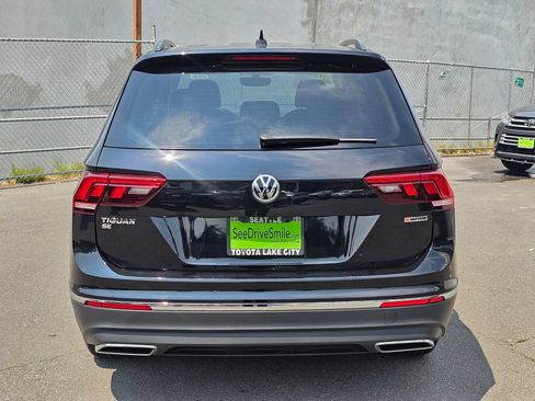 Used 2021 Volkswagen Tiguan SE w/ Panoramic Sunroof Package AWD/4WD image 6