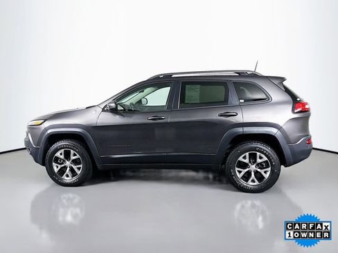 Used 2018 Jeep Cherokee Trailhawk image 4