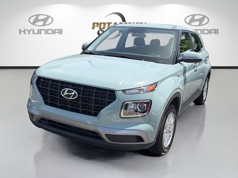 Certified 2025 Hyundai Venue SE FWD image 1