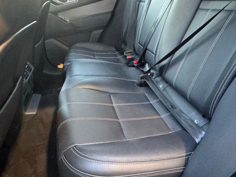 Used 2020 Land Rover Range Rover Velar S image 41