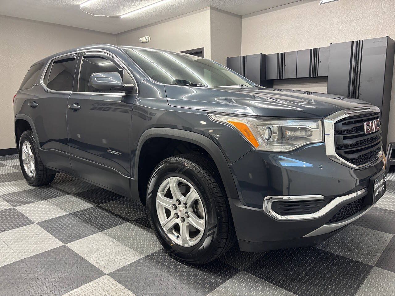 Used 2019 GMC Acadia SLE w/ LPO, Floor Liner Package FWD image 4