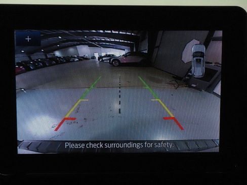 Used 2022 Ford Explorer XLT image 28