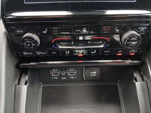 New 2025 Jeep Grand Cherokee L Laredo w/ Luxury Tech Group I image 44