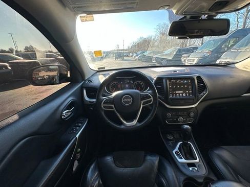 Used 2017 Jeep Cherokee Trailhawk w/ Comfort/Convenience Group image 15