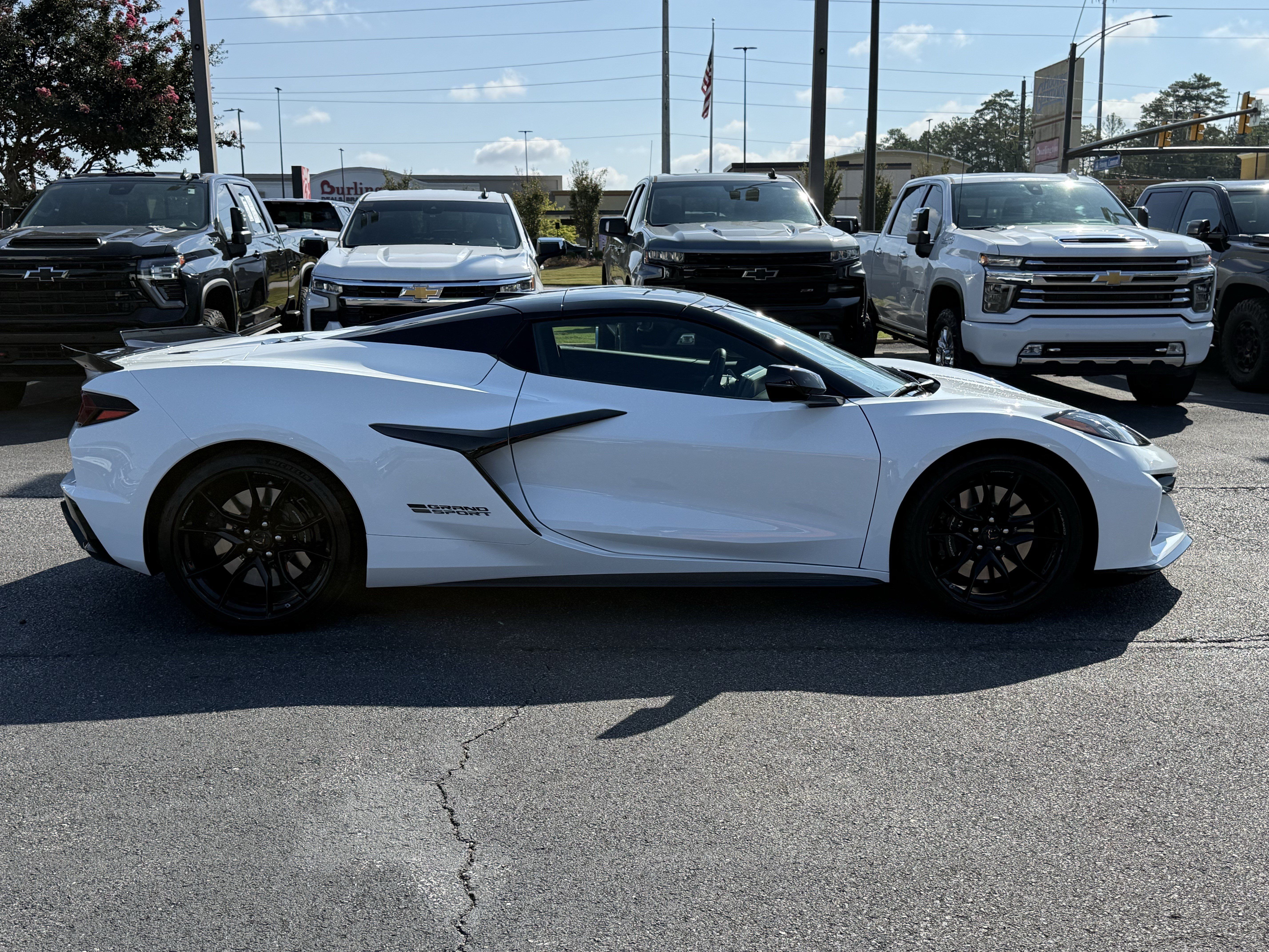 Used 2027 Chevrolet Corvette Grand Sport w/ Z52 Sport Performance Package RWD image 11