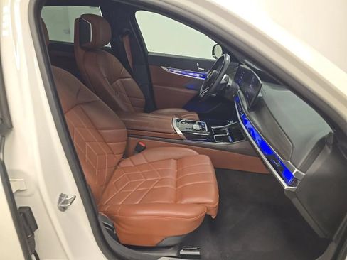 Used 2024 BMW i7 xDrive60 AWD/4WD image 7