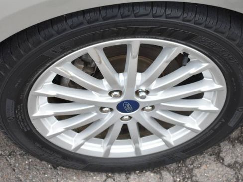 Used 2015 Ford C-MAX Energi SEL w/ Equipment Group 303A FWD image 28