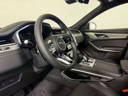 Certified 2025 Jaguar F-PACE R-Dynamic S image 15