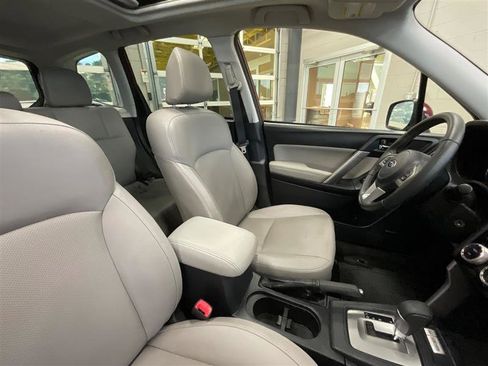 Used 2018 Subaru Forester 2.5i Limited w/ Popular Package #2 image 28