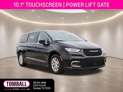 Used 2024 Chrysler Pacifica Touring-L