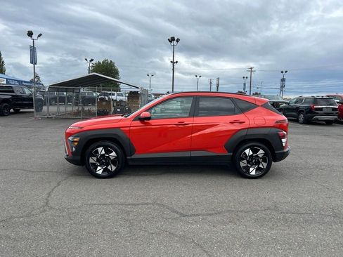 Used 2025 Hyundai Kona SEL FWD image 3