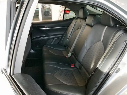 Used 2020 Toyota Camry XSE image 12