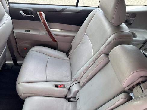 Used 2012 Toyota Highlander Limited w/ Tow Pkg AWD/4WD image 20