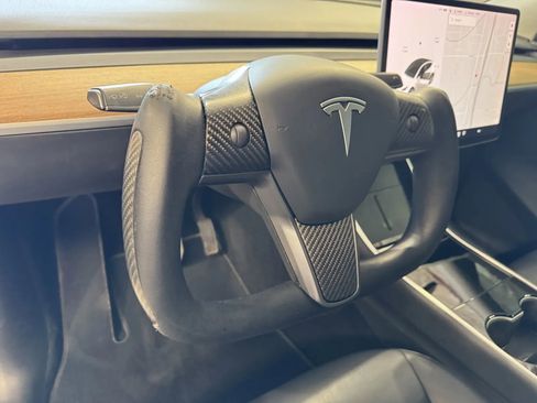 Used 2020 Tesla Model Y Long Range image 12