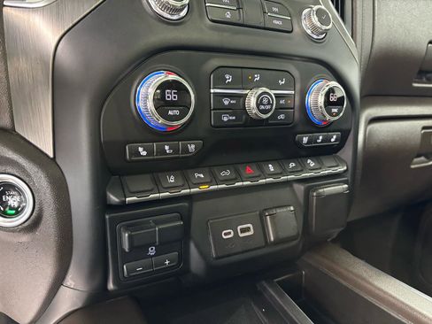 Used 2021 GMC Sierra 3500 Denali w/ Denali Ultimate Package AWD/4WD image 31