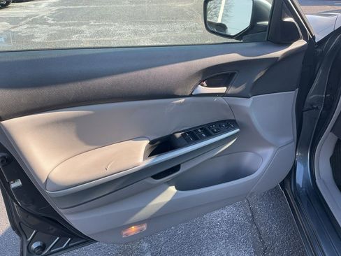 Used 2009 Honda Accord EX image 9