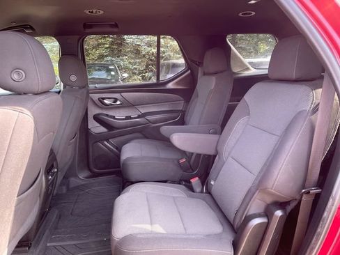 Used 2023 Chevrolet Traverse LT FWD image 24