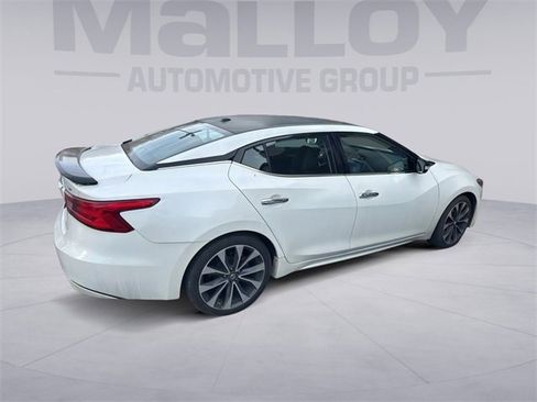 Used 2016 Nissan Maxima SR image 3
