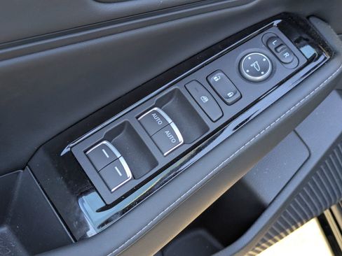 Used 2025 Honda Accord Touring image 11