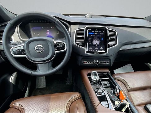 Used 2023 Volvo XC90 T8 Ultimate w/ Lounge Package AWD/4WD image 13