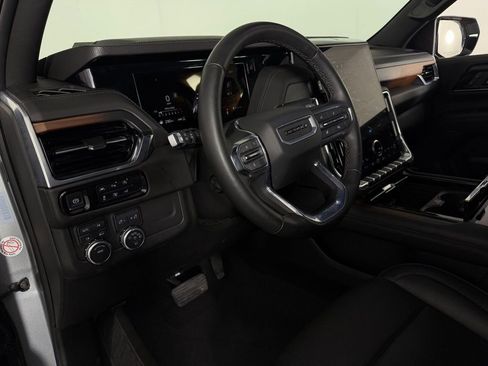 Used 2025 GMC Yukon Denali image 22