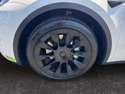 Used 2023 Tesla Model Y Long Range AWD/4WD image 14
