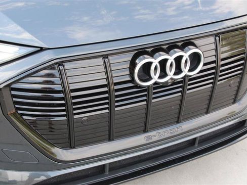 Used 2021 Audi e-tron Prestige AWD/4WD image 47