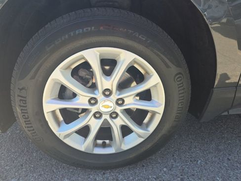 Used 2019 Chevrolet Equinox LT w/ Driver Convenience Package AWD/4WD image 3