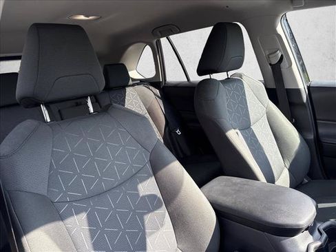 Certified 2025 Toyota RAV4 XLE FWD image 27