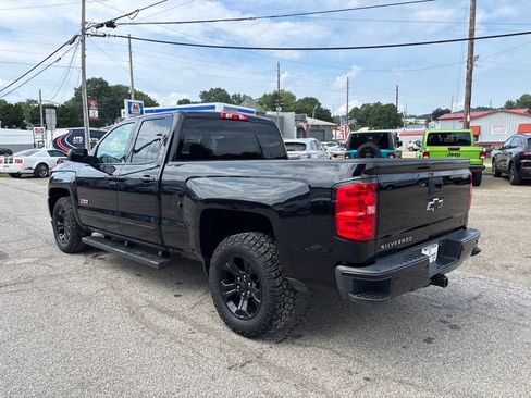 Used 2017 Chevrolet Silverado 1500 LT w/ Midnight Edition AWD/4WD image 9
