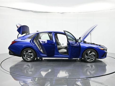 Used 2024 Hyundai Elantra Limited image 58