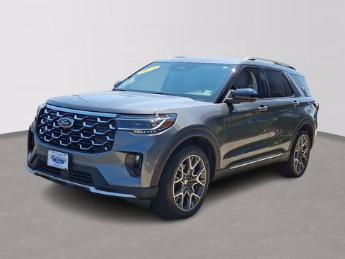Used 2025 Ford Explorer Platinum w/ Ultimate Package AWD/4WD image 3