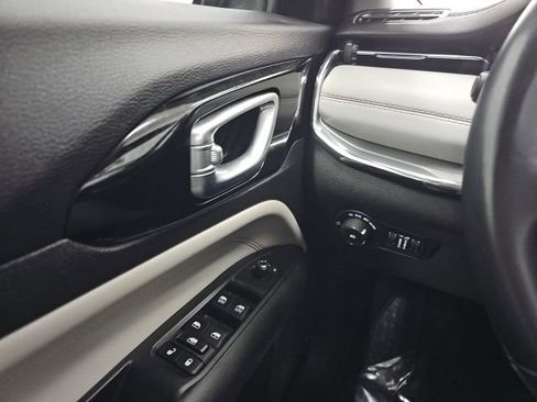 Used 2022 Jeep Compass Limited image 26