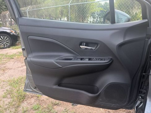 Used 2025 Nissan Versa SV FWD image 18