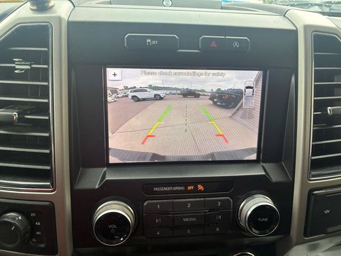 Used 2019 Ford F150 Lariat w/ Equipment Group 502A Luxury AWD/4WD image 21