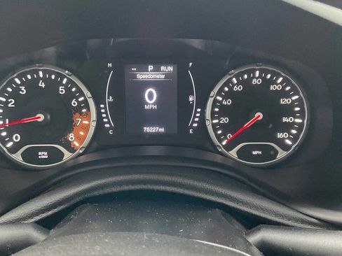 Used 2018 Jeep Renegade Altitude image 10